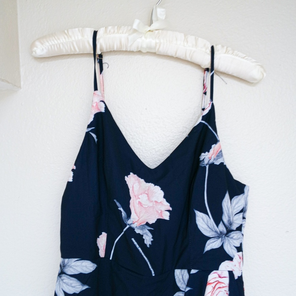 Floral Midi-Dress / Wrap-Around Style - Picture 3 of 8